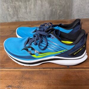 Saucony Kinvara 12 Size 9.5 Blue and Black Athletic Shoes